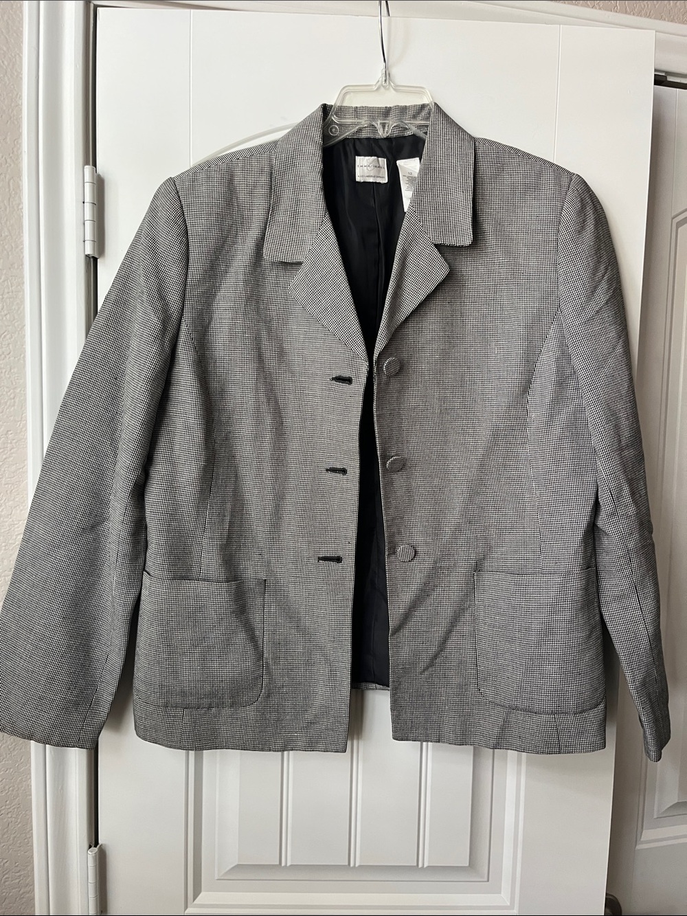 Emma James Black and Gray Textured Blazer